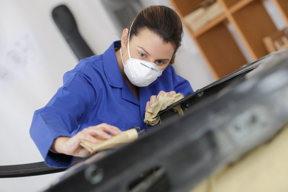 woman worker wearing mask